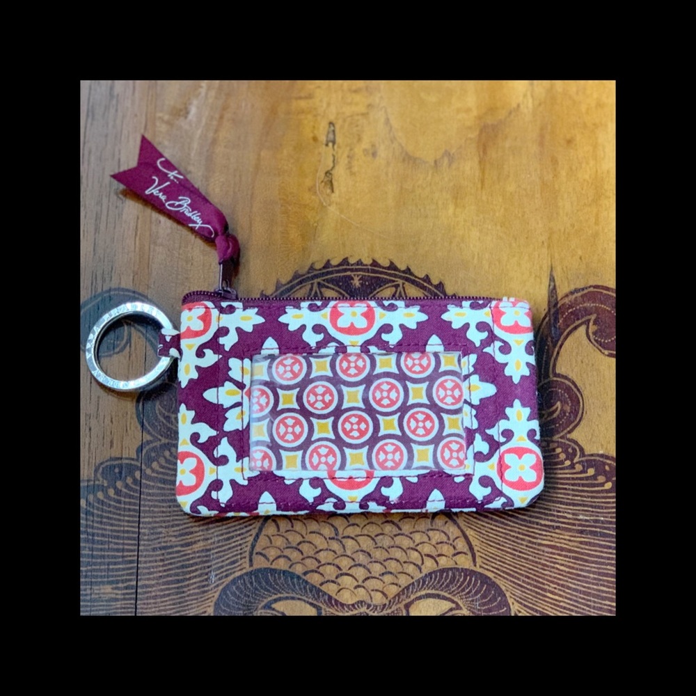 EUC VERA BRADLEY ZIP ID CASE